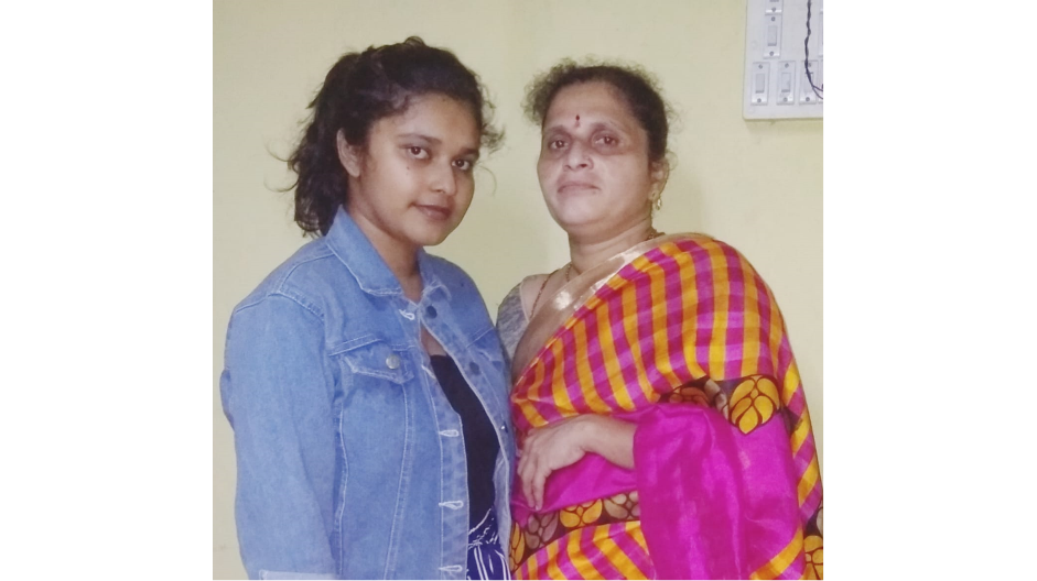 A photo of graduate Gaurish Sanjay Rajguru with her mother